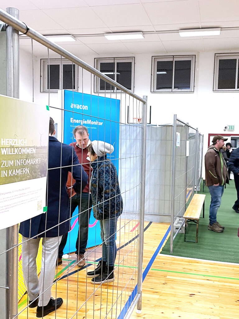 Infomarkt Kamern in der Turnhalle