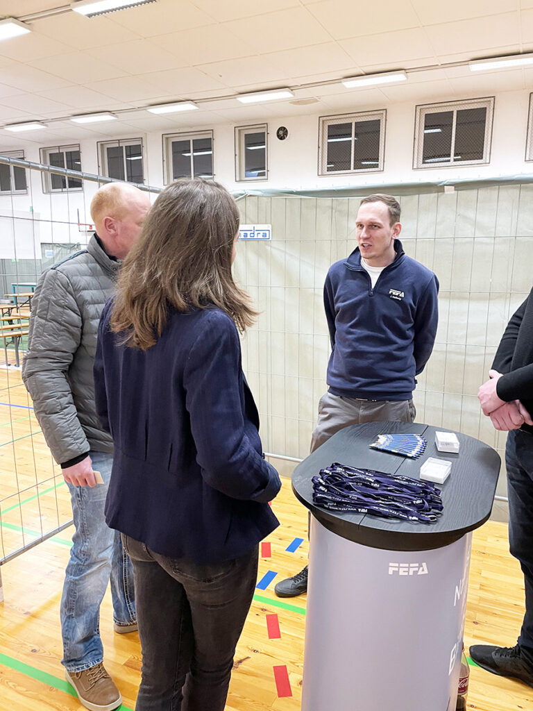 Infomarkt Kamern Austausch am Stand